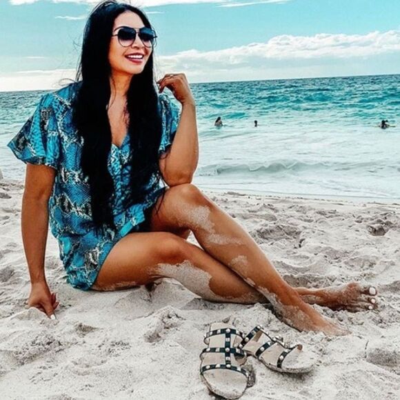 Buddy Love Avril V Neck Blouse Blue Gray Snake Print - Picture 1 of 8